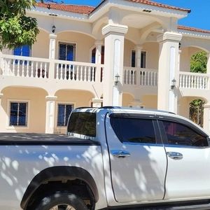 Meet your Posher, Dilia